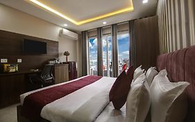 Limewood Stay Silver Studio Near Golf Course Road